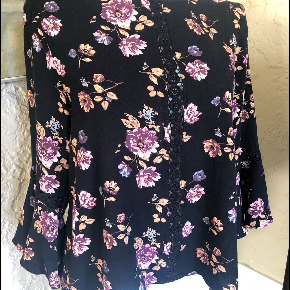 Forever 21 flower print blouse/size M